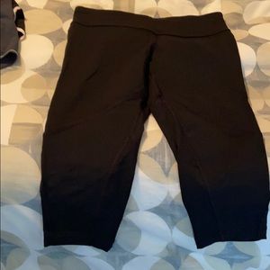 Black cropped leggings